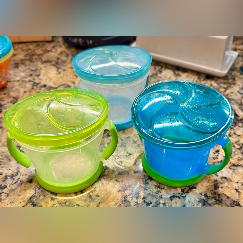 Munchkin Snack Cups with Handles Set of 3